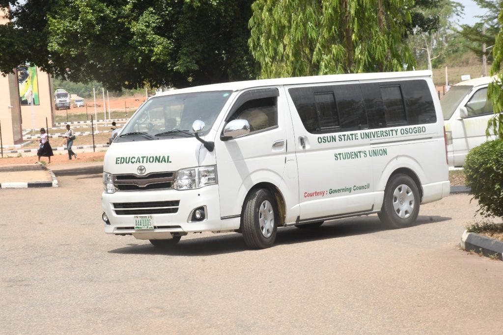 UNIOSUN VC Donates Bus to Students’ Union, Reinforces Commitment to Student Welfare